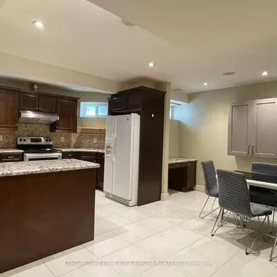 20,&nbsp;Grove Hill, L'Amoreaux, Toronto