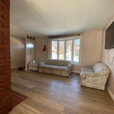 39,&nbsp;Cornwallis, Dorset Park, Toronto