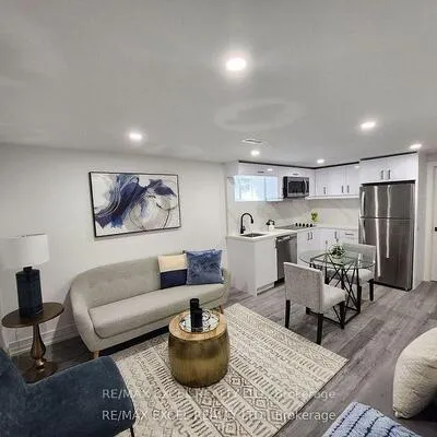 6,&nbsp;Glaive, Dorset Park, Toronto