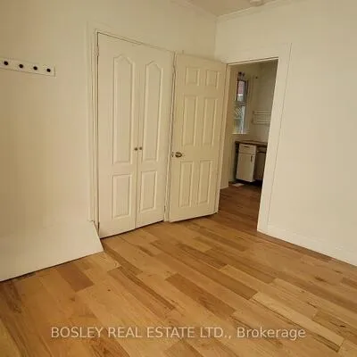 16,&nbsp;Ivy, South Riverdale, Toronto