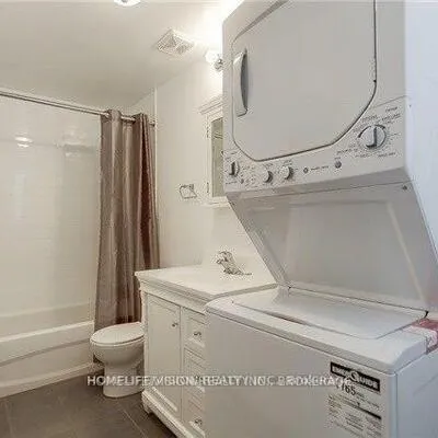 683,&nbsp;Danforth, Blake-Jones, Toronto