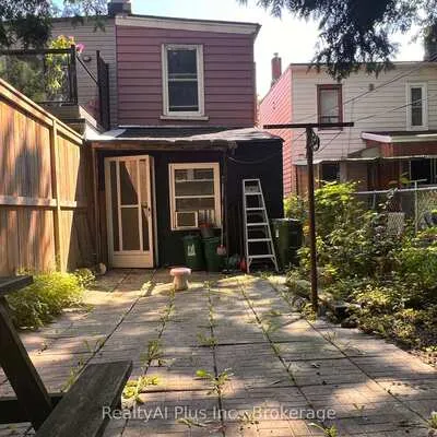 182,&nbsp;Boulton, South Riverdale, Toronto