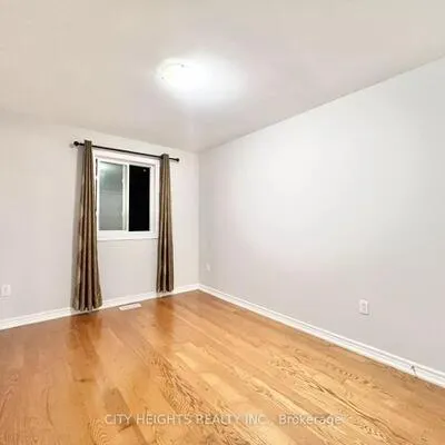 50,&nbsp;Madelaine, Oakridge, Toronto