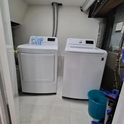 74,&nbsp;Patterson, Oakridge, Toronto