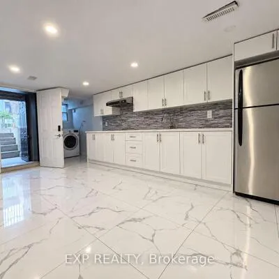 236,&nbsp;Munro, South Riverdale, Toronto