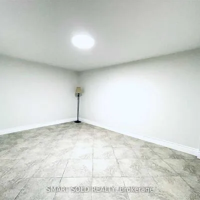 34,&nbsp;Chapeltown, Steeles, Toronto