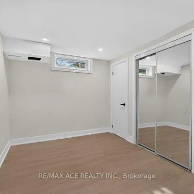 11,&nbsp;Faircroft, Cliffcrest, Toronto