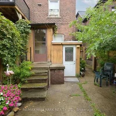 806,&nbsp;Logan, North Riverdale, Toronto