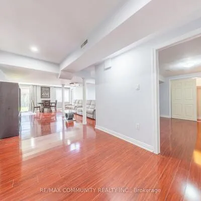 72,&nbsp;Lampman, Morningside, Toronto