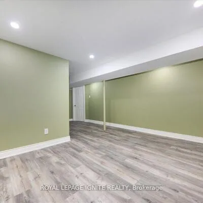 38,&nbsp;Loradeen, Malvern, Toronto