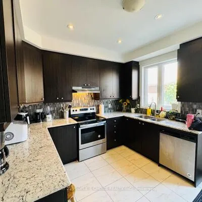 112,&nbsp;Cleanside, Clairlea-Birchmount, Toronto