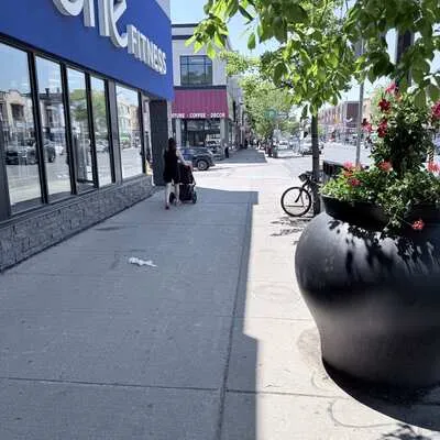 611,&nbsp;Danforth, North Riverdale, Toronto
