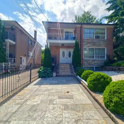 8,&nbsp;Medford, Oakridge, Toronto