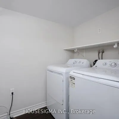 72,&nbsp;Redwood, Greenwood-Coxwell, Toronto