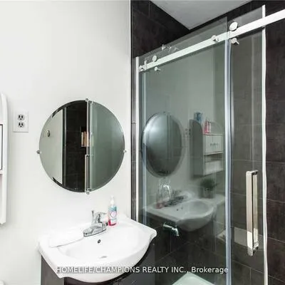 106,&nbsp;Lamb, Greenwood-Coxwell, Toronto