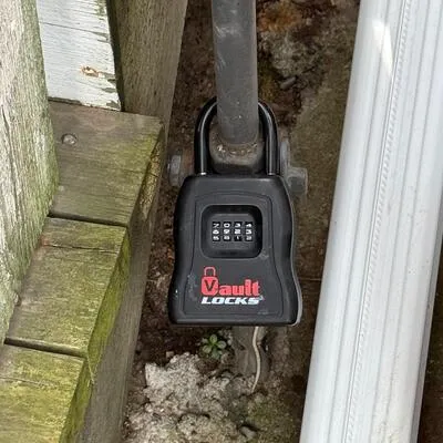 57,&nbsp;Hiawatha, Greenwood-Coxwell, Toronto