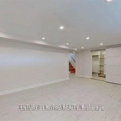 23,&nbsp;Mozart, Ionview, Toronto