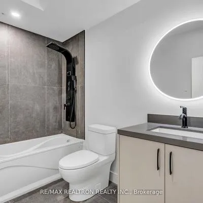 19,&nbsp;Topham, O'Connor-Parkview, Toronto