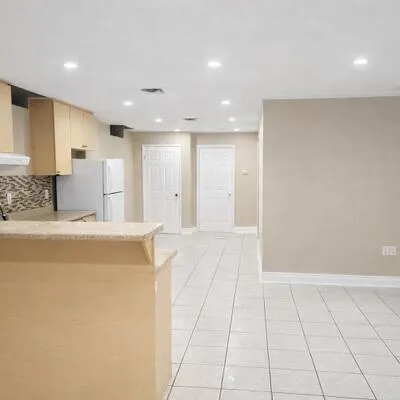 621,&nbsp;Dixon, West Humber-Clairville, Toronto