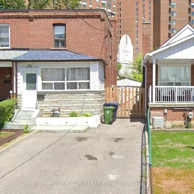 151,&nbsp;Dynevor, Caledonia-Fairbank, Toronto
