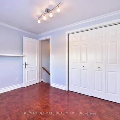 132,&nbsp;Spears, Rockcliffe-Smythe, Toronto