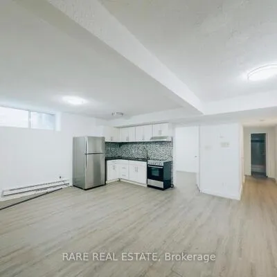 120,&nbsp;Spencer, South Parkdale, Toronto