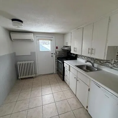 354,&nbsp;Annette, Junction Area, Toronto