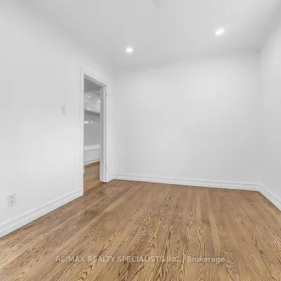 1035,&nbsp;Briar Hill, Briar Hill-Belgravia, Toronto