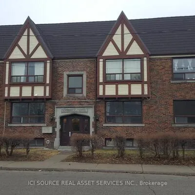 44,&nbsp;Bartonville, Mount Dennis, Toronto