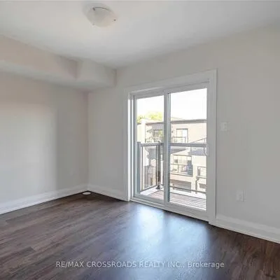 37,&nbsp;Creekbank, Rustic, Toronto