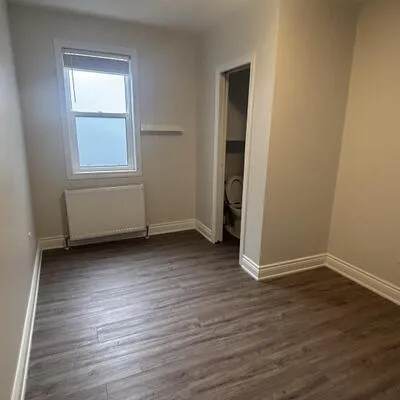 3289,&nbsp;Lakeshore, Long Branch, Toronto