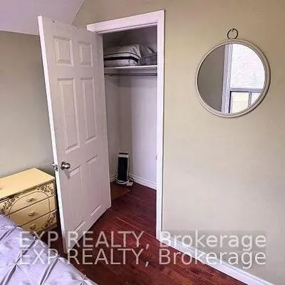 1562,&nbsp;Jane st, Brookhaven-Amesbury, Toronto