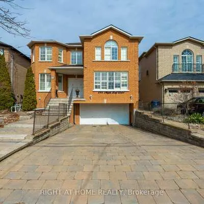 284,&nbsp;Maple Leaf, Rustic, Toronto