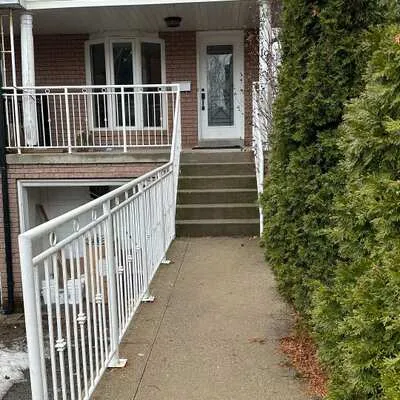 19,&nbsp;Church, Weston, Toronto