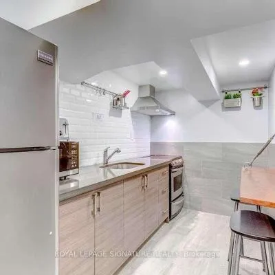 394,&nbsp;Kane, Keelesdale-Eglinton West, Toronto
