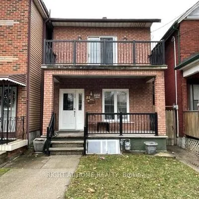 31,&nbsp;Hallam, Dovercourt-Wallace Emerson-Junction, Toronto