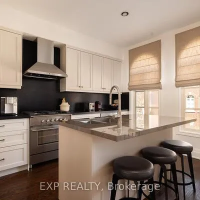 31,&nbsp;Brownstone, Kingsway South, Toronto