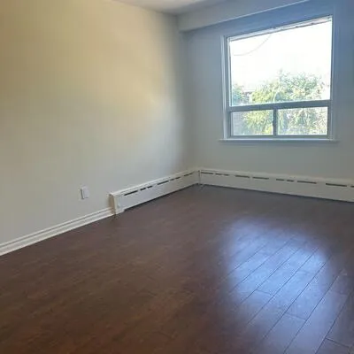 150,&nbsp;Portland, Mimico, Toronto
