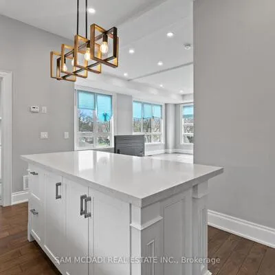 15,&nbsp;Old Oak, Kingsway South, Toronto