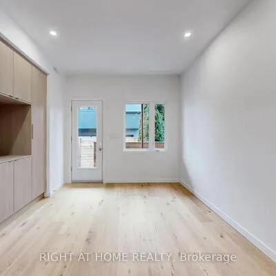 14,&nbsp;Salem, Dovercourt-Wallace Emerson-Junction, Toronto
