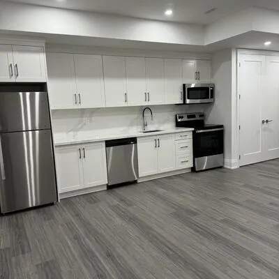 21,&nbsp;Antonio, Humber Summit, Toronto