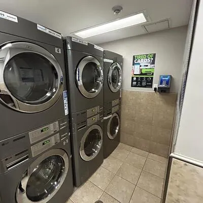 11,&nbsp;Thirty Third, Long Branch, Toronto