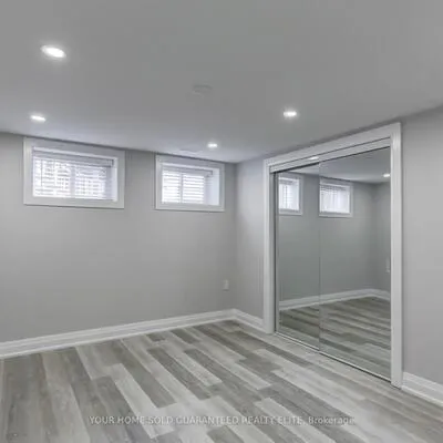 22,&nbsp;North Heights, Princess-Rosethorn, Toronto