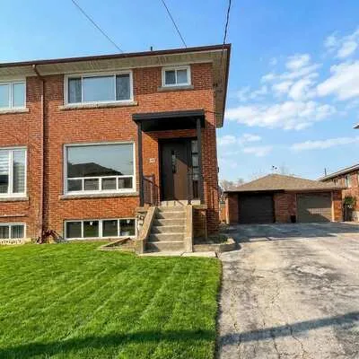 15,&nbsp;Arrowsmith, Brookhaven-Amesbury, Toronto