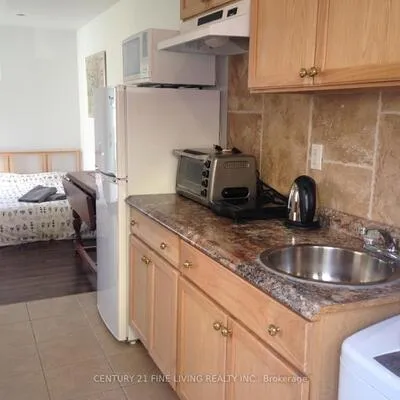 400,&nbsp;Nairn, Caledonia-Fairbank, Toronto
