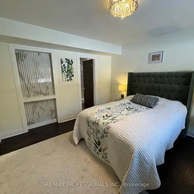 11,&nbsp;Grasspoint, Markland Wood, Toronto