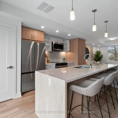 34,&nbsp;Poplar, Islington-City Centre West, Toronto
