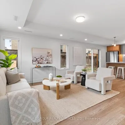 34,&nbsp;Poplar, Islington-City Centre West, Toronto