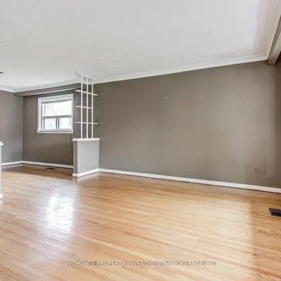 33,&nbsp;Paulvale, York University Heights, Toronto