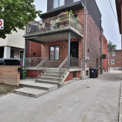 35,&nbsp;Cloverdale, Weston-Pellam Park, Toronto